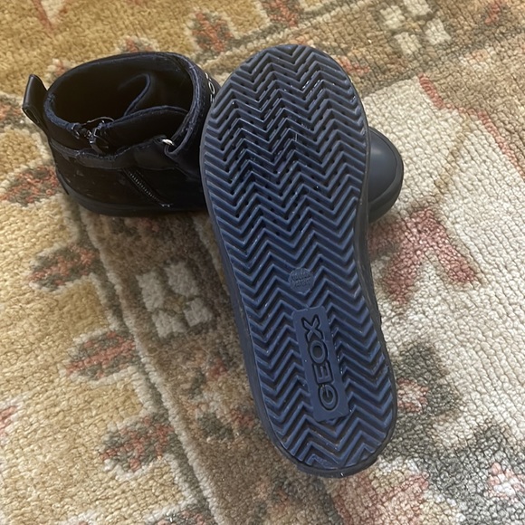 GEOX Girls Suede Sneakers Dark Blue Sz.11 - Picture 3 of 8